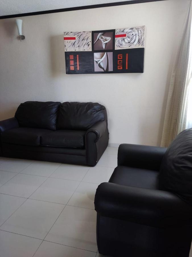 Hotel Mary Celaya Celaya  Luaran gambar