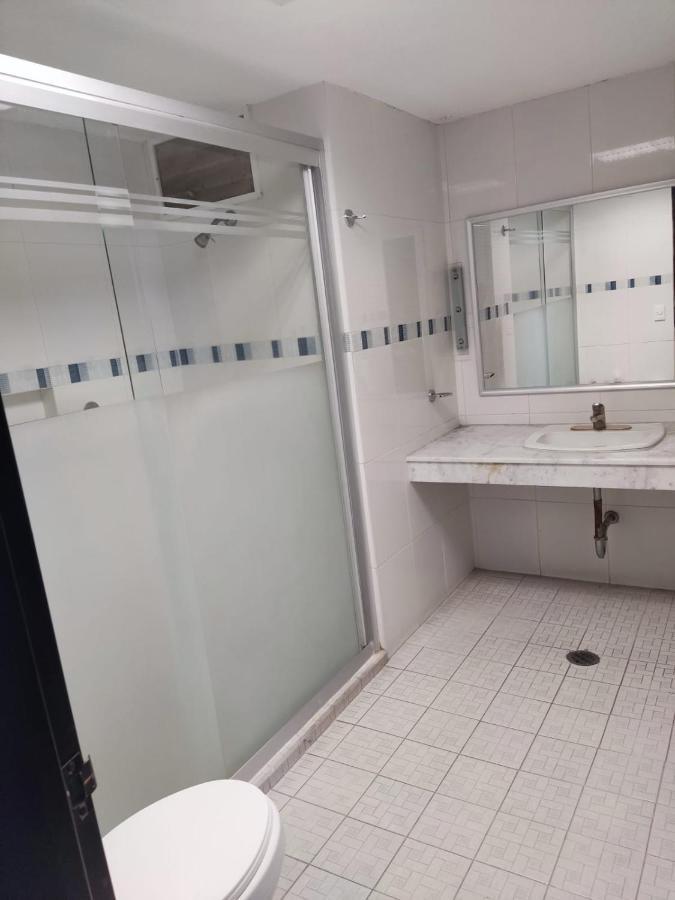 Hotel Mary Celaya Celaya  Luaran gambar